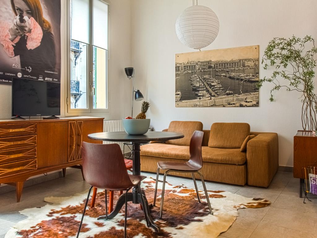 FRANCE 842 Duplex near the beach A/C apartment for rent in