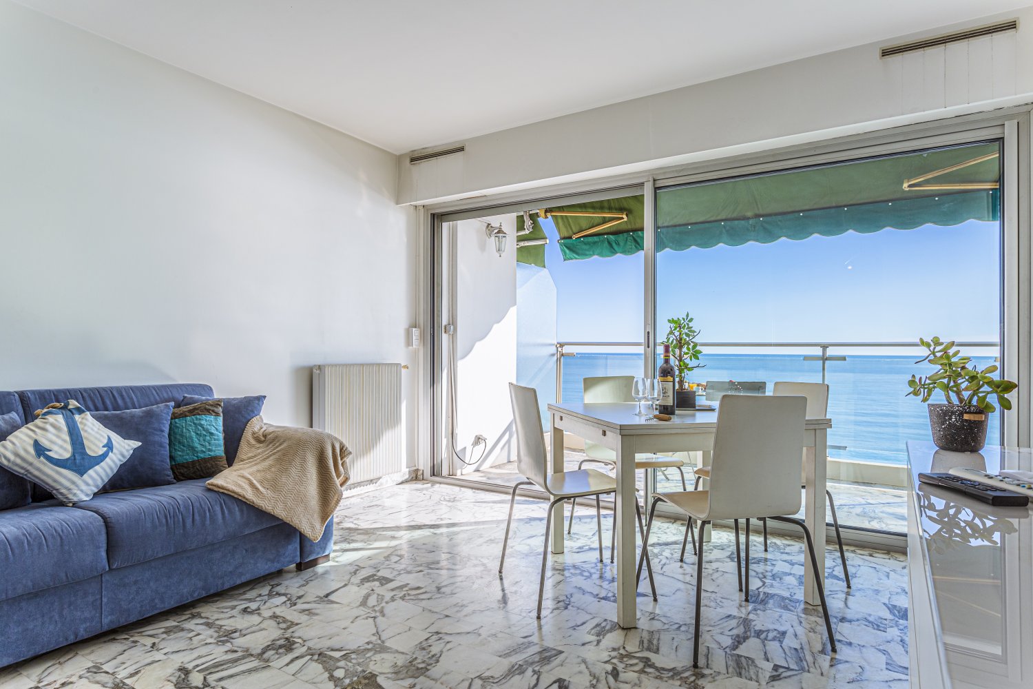 Prom 199 Grand Studio Promenade Des Anglais Vue Mer Appartement En Location A Nice My Casa