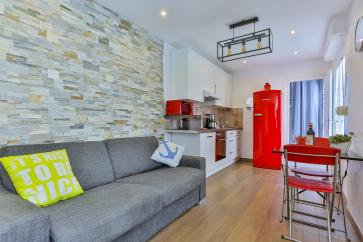 CLEMENCEAU 242 · 2 pièces très agréable dans le centre - Clim