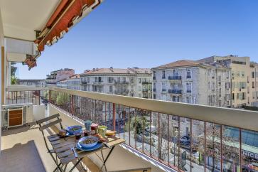 MALAUSSENA · 2 pièces tout neuf avec balcon en plein centre