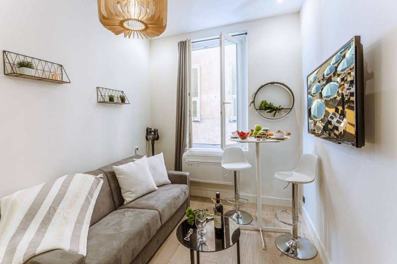 BUNICO 1 · Vieux-Nice · Monolocale ristrutturato