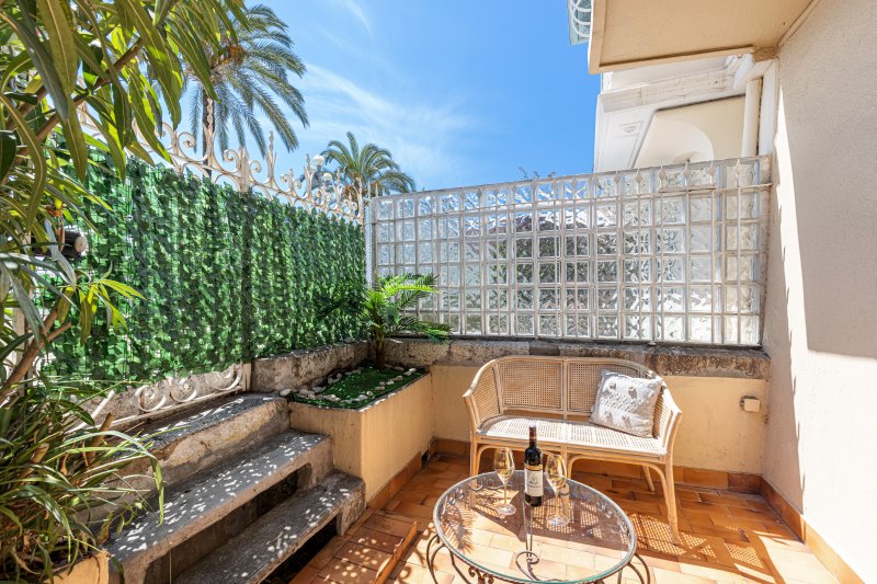 Ponchette - Rare Independent House - Promenade Des Anglais!