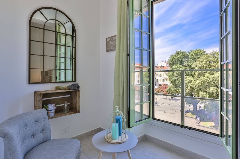 GARIB - Place Garibaldi - 4 bedrooms apartment - Balcony