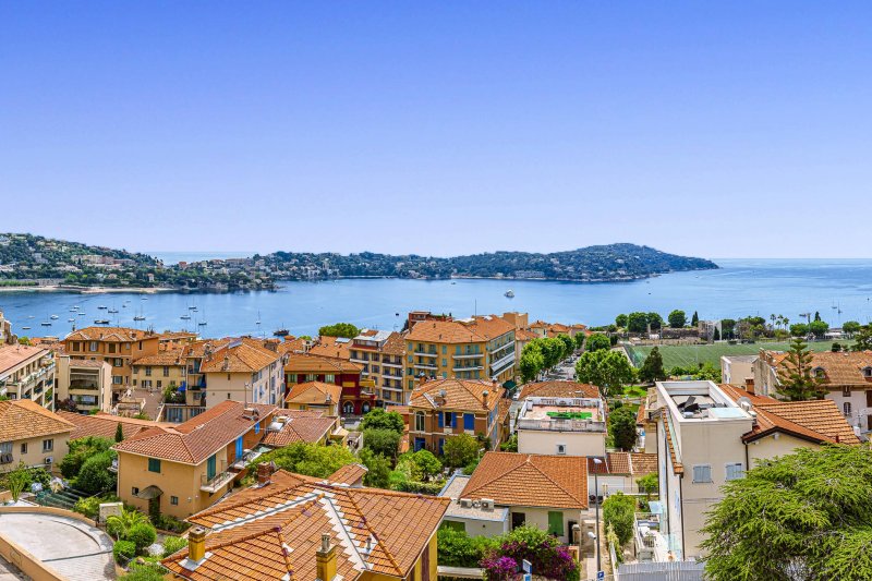 VILLEFRANCHE · VUE MER - CLIMATISATION