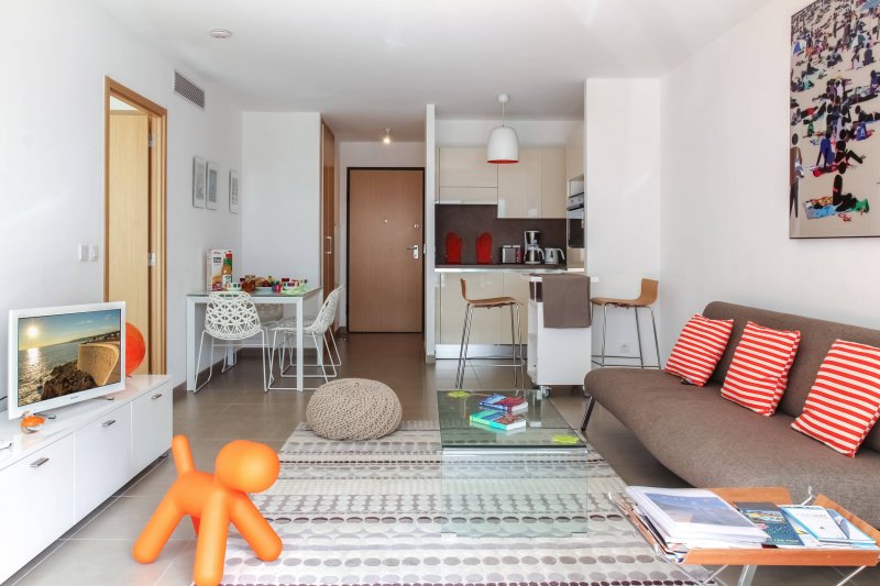 WHITE PEARL - 1 BEDROOM APARTMENT - TERRACE - PARKING